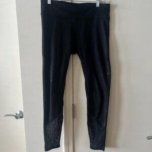 Fabletics Ankle Crop Leggings Mid Rise Black Mesh Animal Print Size Medium